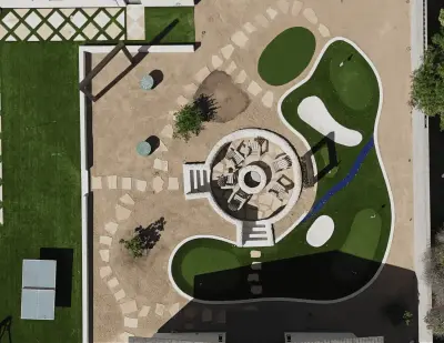 Ash Residence – Mini Golf & Lounge Retreat