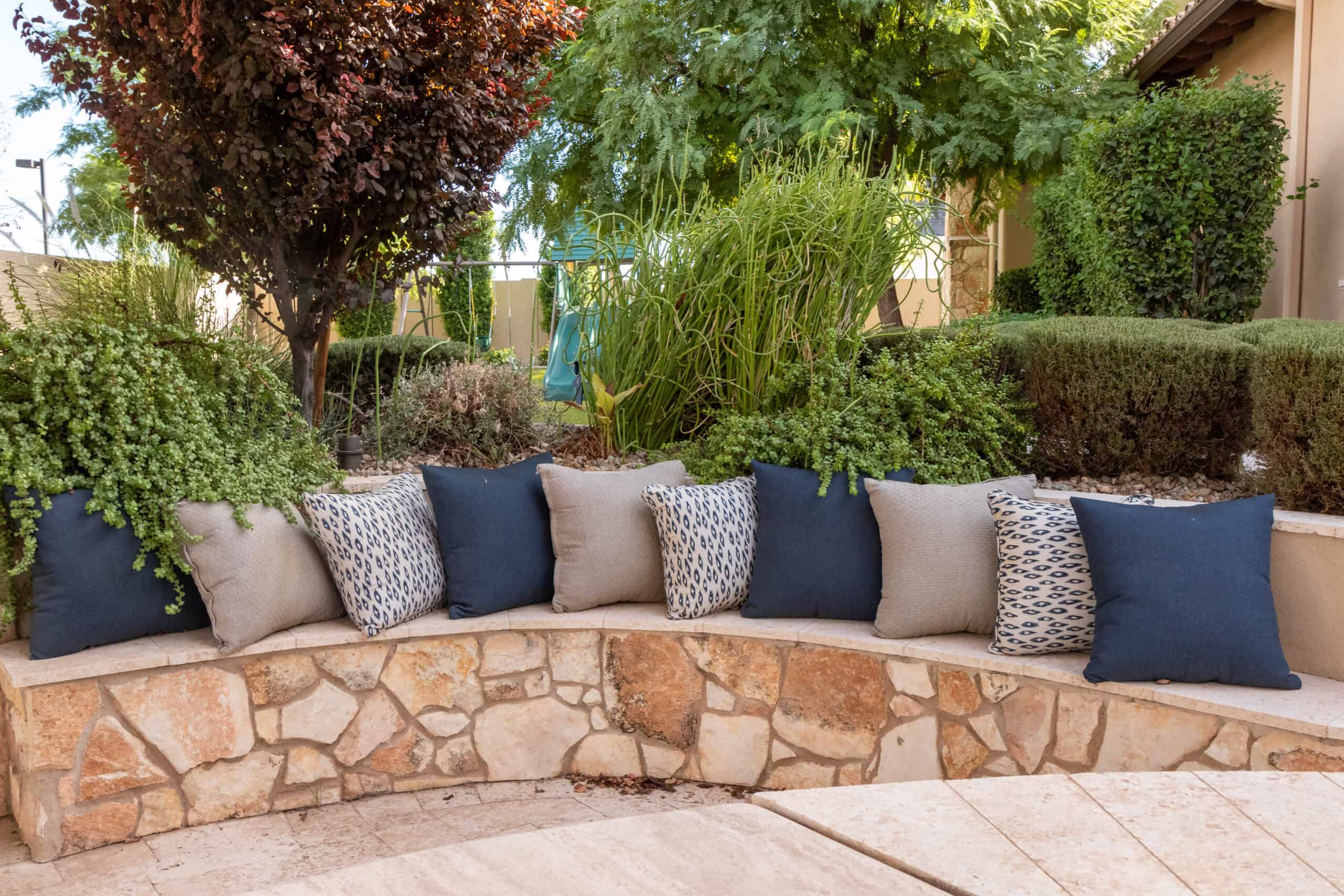 Built-in seating wall